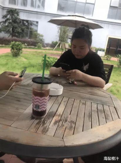 “网恋奔现能可怕到什么程度?”哈哈哈……童话里都是骗人的! “网恋奔现能可怕到什么程度?”哈哈哈……童话里都是骗人的!