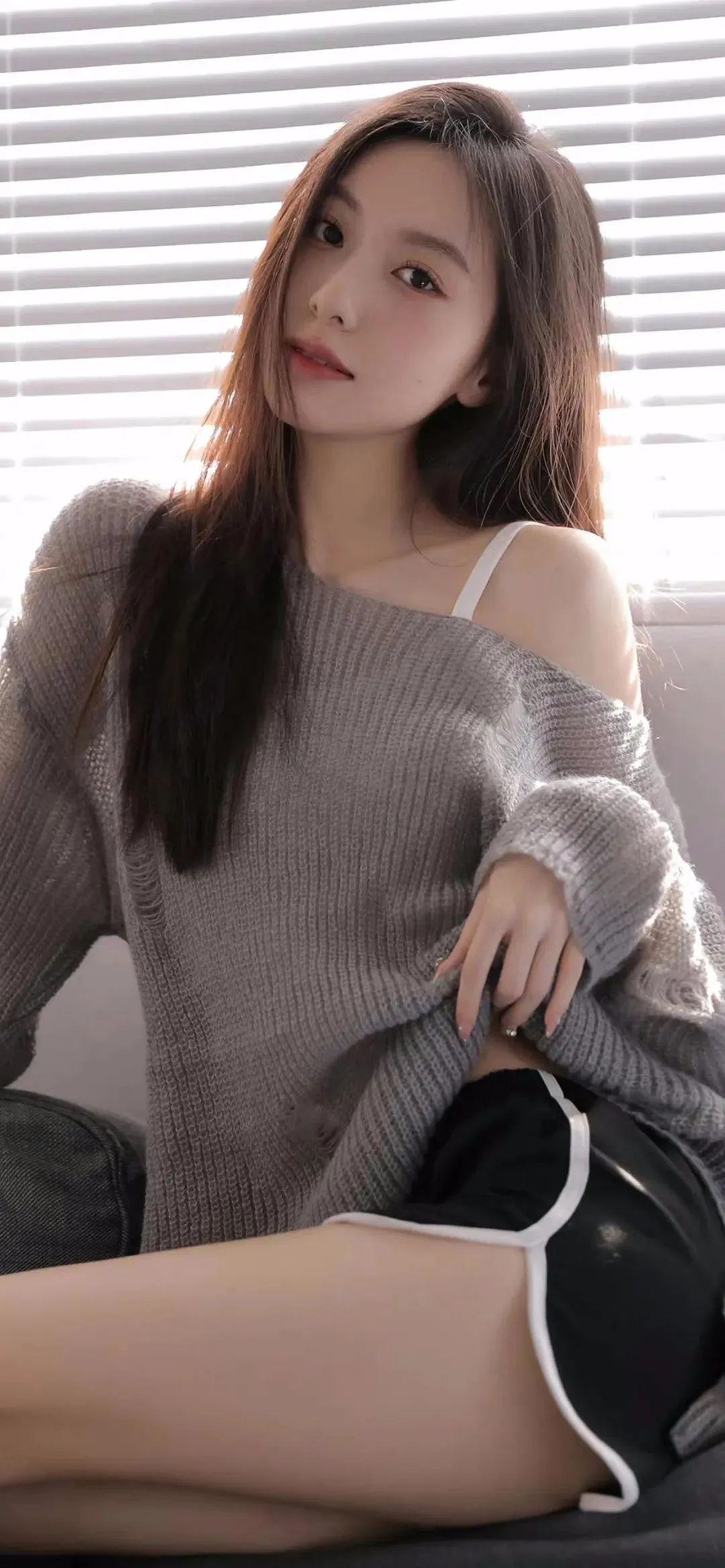 轻松一秒:姐姐身材这么好,不会是p的吧? 轻松一秒:姐姐身材这么好,不会是p的吧?
