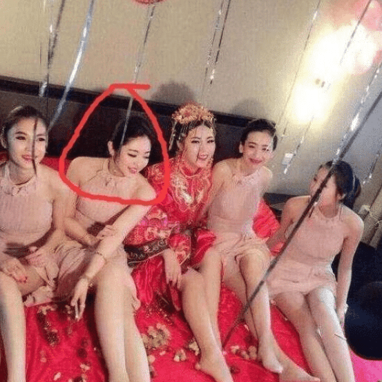 小姨子穿吊带在我眼前晃，老婆也不管，这么信任我的人品吗？哈哈哈