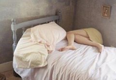 女汉子睡觉应该就是这个样子