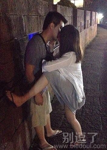 有这样的女盆友真幸福 有这样的女盆友真幸福