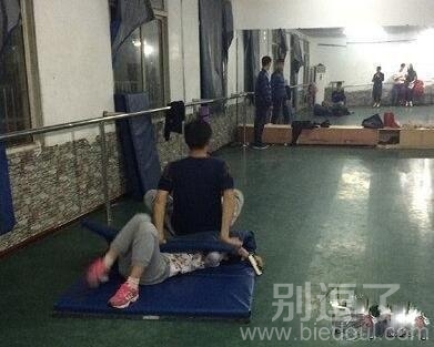 小伙子你的感觉是没了吗? 小伙子你的感觉是没了吗?