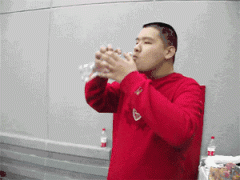 你到底喝不喝啊？