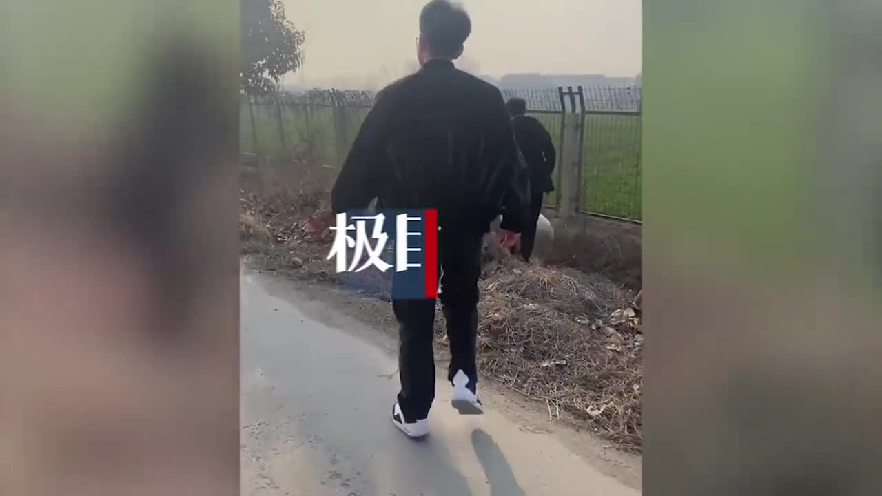 轻松一刻：大葫芦搬进推拿房，这到底卖的什么药？