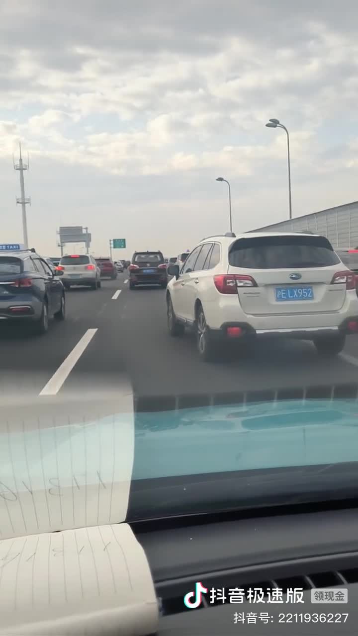 轻松一刻:上班能赚点窝囊费,不上班就只剩窝囊废了 轻松一刻:上班能赚点窝囊费,不上班就只剩窝囊废了