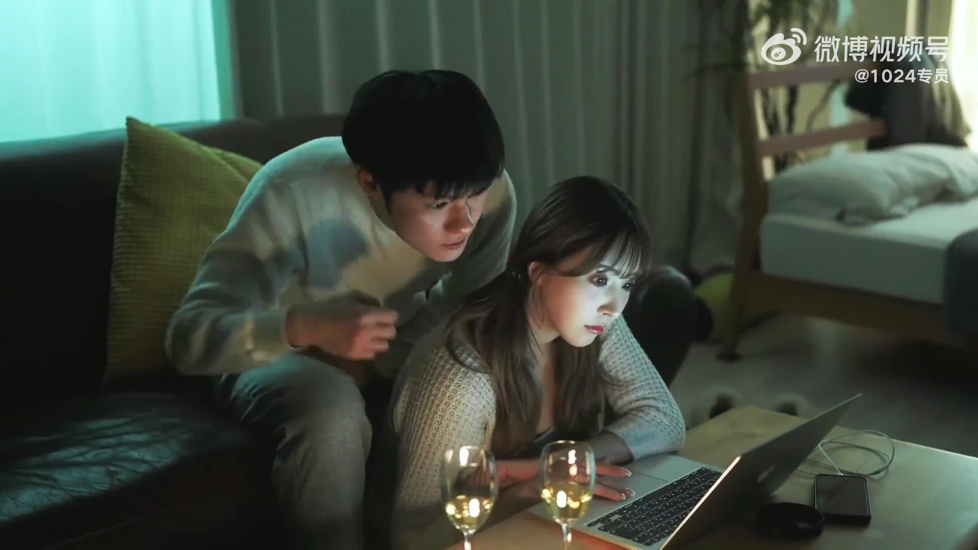 轻松一刻:24岁女孩看上了老光棍儿,大爷有福了! 轻松一刻:24岁女孩看上了老光棍儿,大爷有福了!