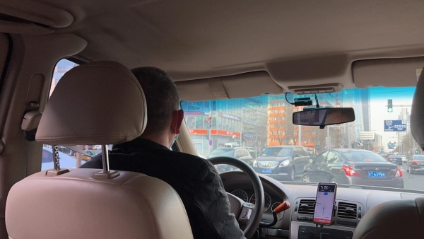 交警让司机停下 交警让司机停下