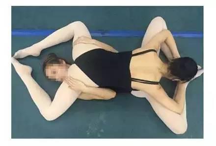 体操女生大尺度示爱宋仲基，老司机都脸红