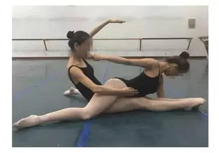 体操女生大尺度示爱宋仲基，老司机都脸红