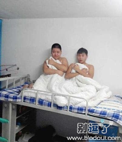 回到宿舍发现这样的情景。。 回到宿舍发现这样的情景。。