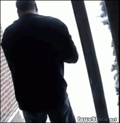 把自己扔雪里了 把自己扔雪里了