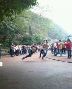 人力弯道漂移，风一般的男子