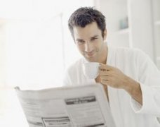 免不了还要向别人的偷看几眼