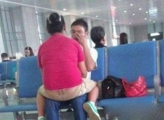 下面的小哥你是不是想哭呀