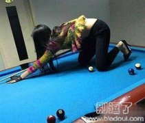 妹子这样打球肯定赢 妹子这样打球肯定赢