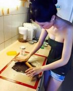 媳妇这么漂亮还有一手好手艺呀!