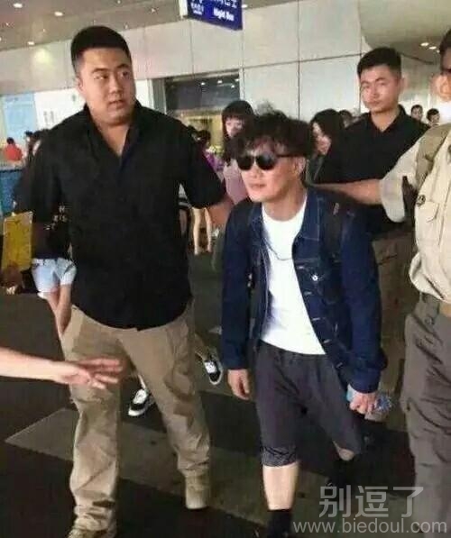 这一定是得罪了摄影师 这一定是得罪了摄影师