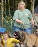 看姐的眼神。。。