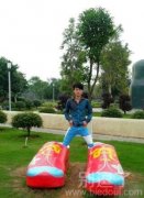 穿着我的大头皮鞋 穿着我的大头皮鞋