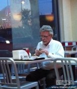 微服私访?KFC 微服私访?KFC