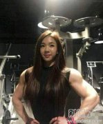 韩国萝莉脸肌肉女走红