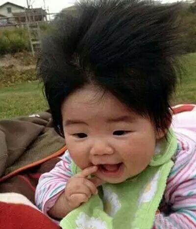 只剩孩子的发型在风中凌乱 只剩孩子的发型在风中凌乱