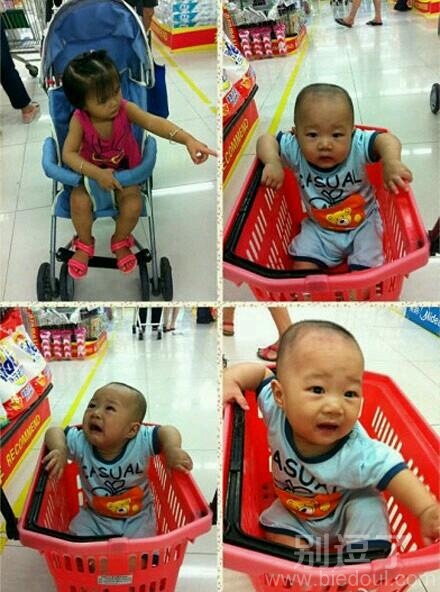 正在购物的孩子。 正在购物的孩子。