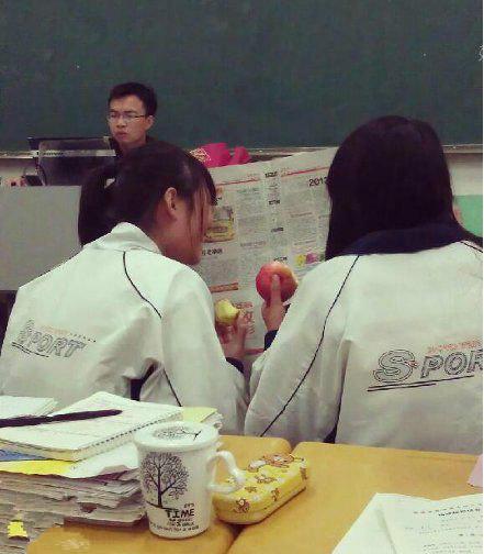 偷食禁果,被老师发现后 偷食禁果,被老师发现后