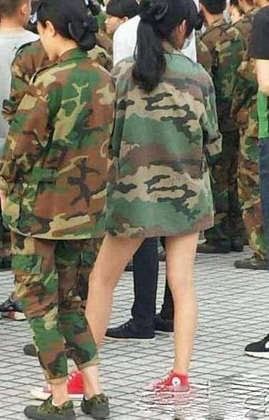 军训的一道亮丽的风景线内涵图片