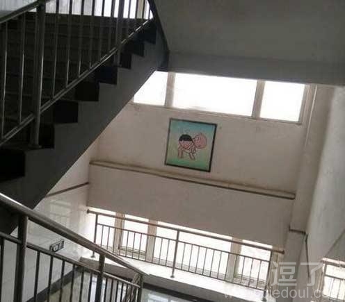 学校里挂这个真的好吗? 学校里挂这个真的好吗?