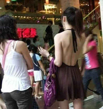美女们的搞笑图片笑死人