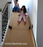 这熊孩子太会玩了吧！