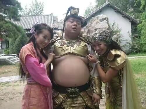 两个美女和天蓬元帅