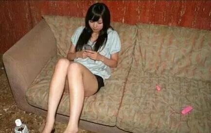 不拘小节的妹 子