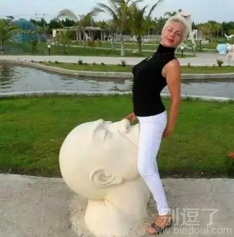 你们看，我这拍照的姿势标准吗