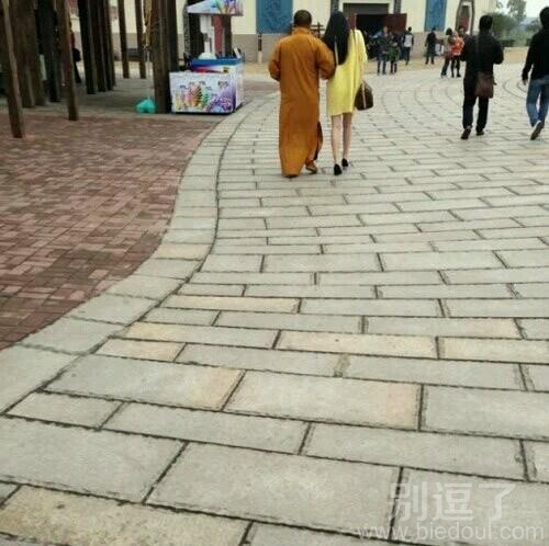 一个和尚的老婆。 一个和尚的老婆。