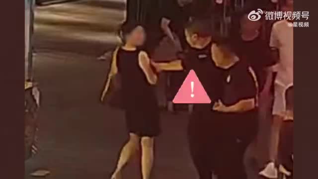 轻松一刻:别乱传!军训跳舞走光的女生不是这家学校