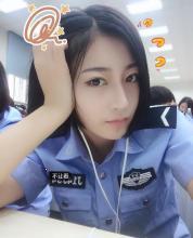 养了一只凶恶的狗防身
