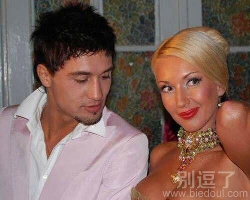 不要盯着我看，我害羞
