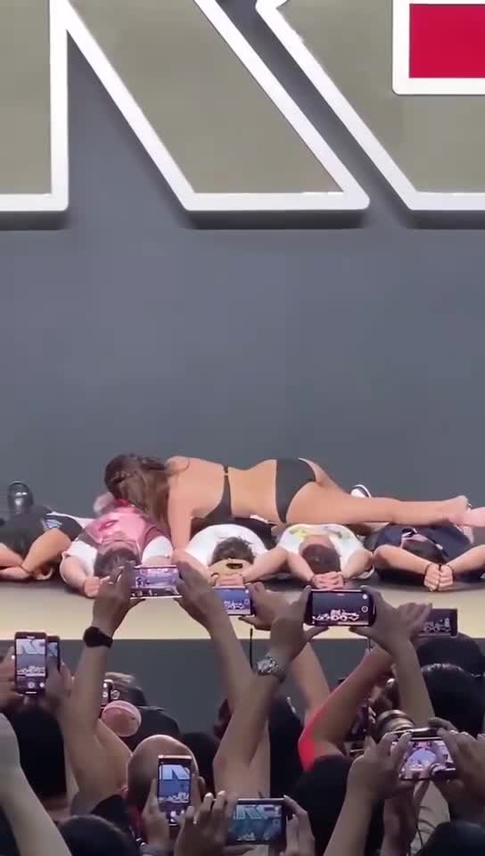 轻松一刻:假期的段子也许会迟到,但肯定会来 轻松一刻:假期的段子也许会迟到,但肯定会来