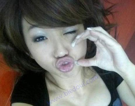 都说嘟嘴的女人好美丽 都说嘟嘴的女人好美丽