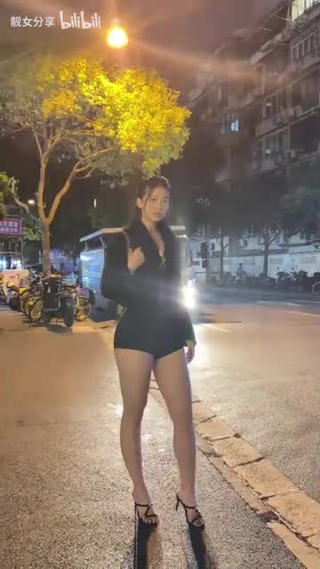 轻松一刻：开会你要是放这个，那我可不困了啊！