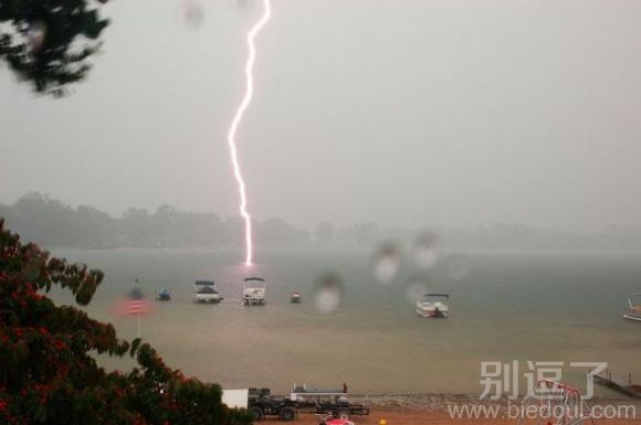 倒霉的小船,做啥缺德事啦? 倒霉的小船,做啥缺德事啦?