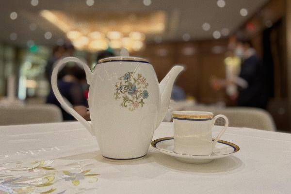 老板和一个客户谈合同 老板和一个客户谈合同