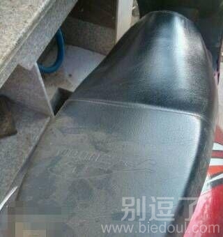 一般屌丝的电瓶车都是这样的 一般屌丝的电瓶车都是这样的