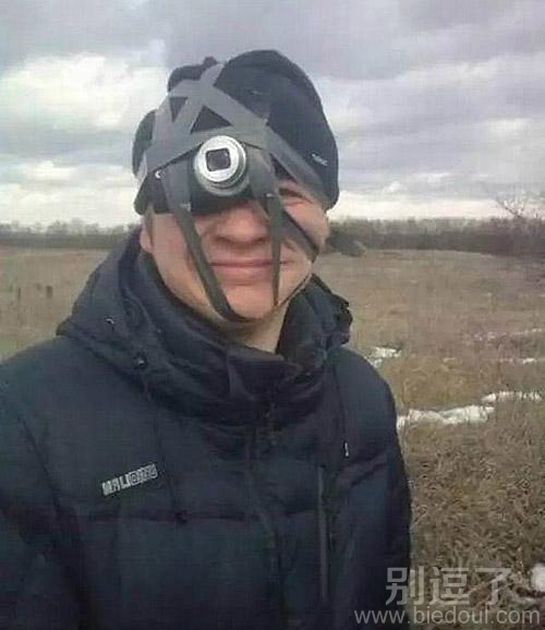 有三只眼睛的人。