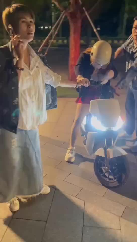轻松一刻：男人为何爱去洗脚？因为足道也是道