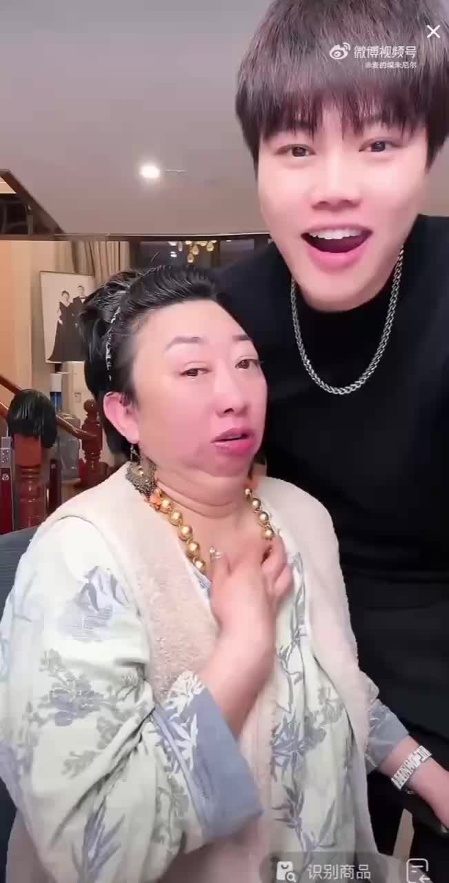 轻松一秒：能一口气叫出三人的名字，说明你真老了