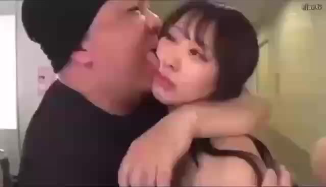 轻松一刻：属于打工人自己的圣诞树，你觉得应景吗