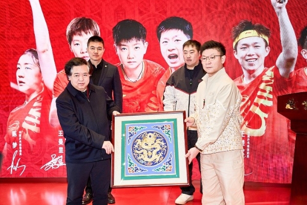 李宁公司与故宫博物院合作发布 携手同行,共展文化之韵 李宁公司与故宫博物院合作发布 携手同行,共展文化之韵